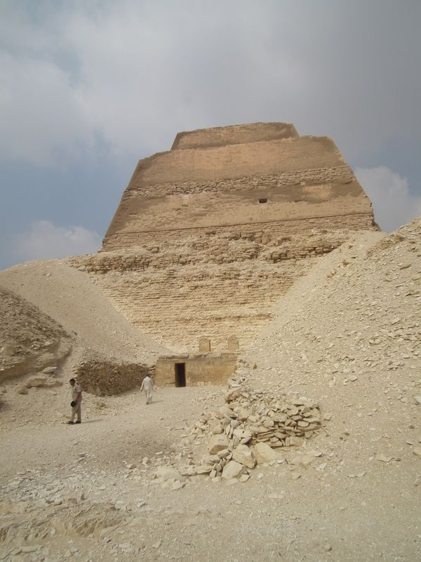 Día 14 La pirámide de Meidum - Faraónico Egipto (7)