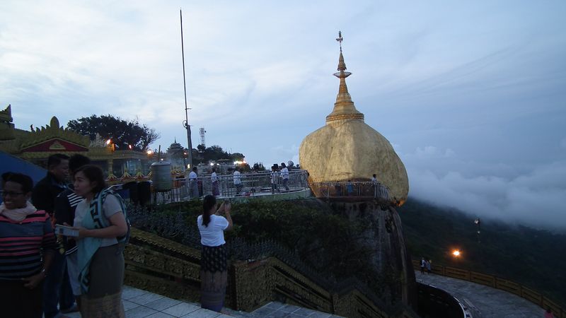 Myanmar. Hay que ir. - Blogs de Myanmar - Golden Rock, la roca equilibrista. (12)
